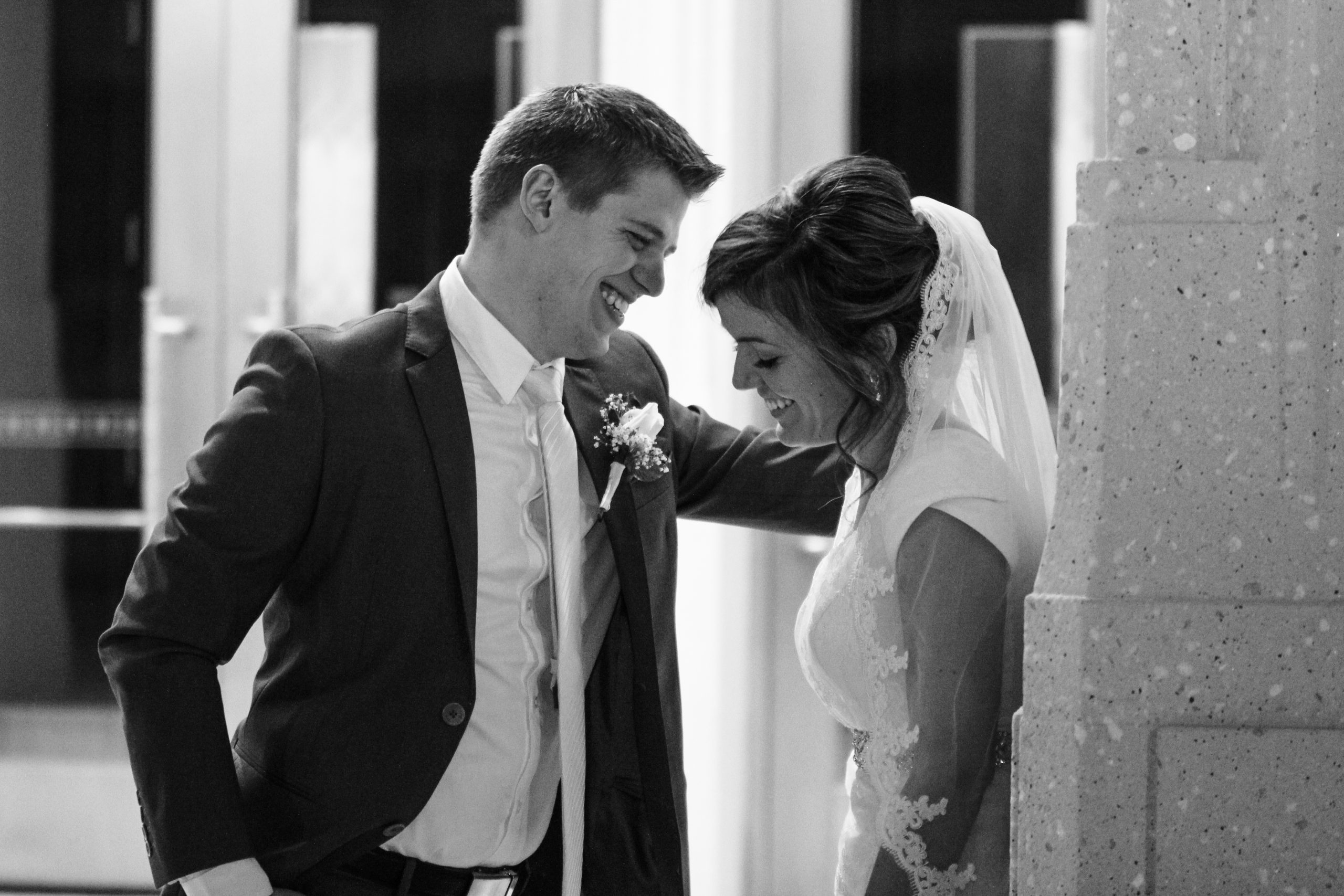 Phoenix Temple Wedding photographer black and white with bride and groom.