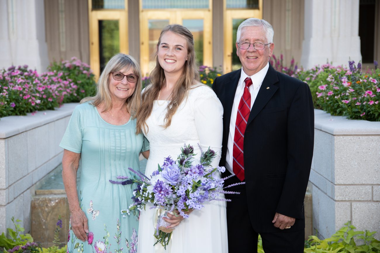 Phoenix Arizona Temple Wedding photo bride with her grandparents