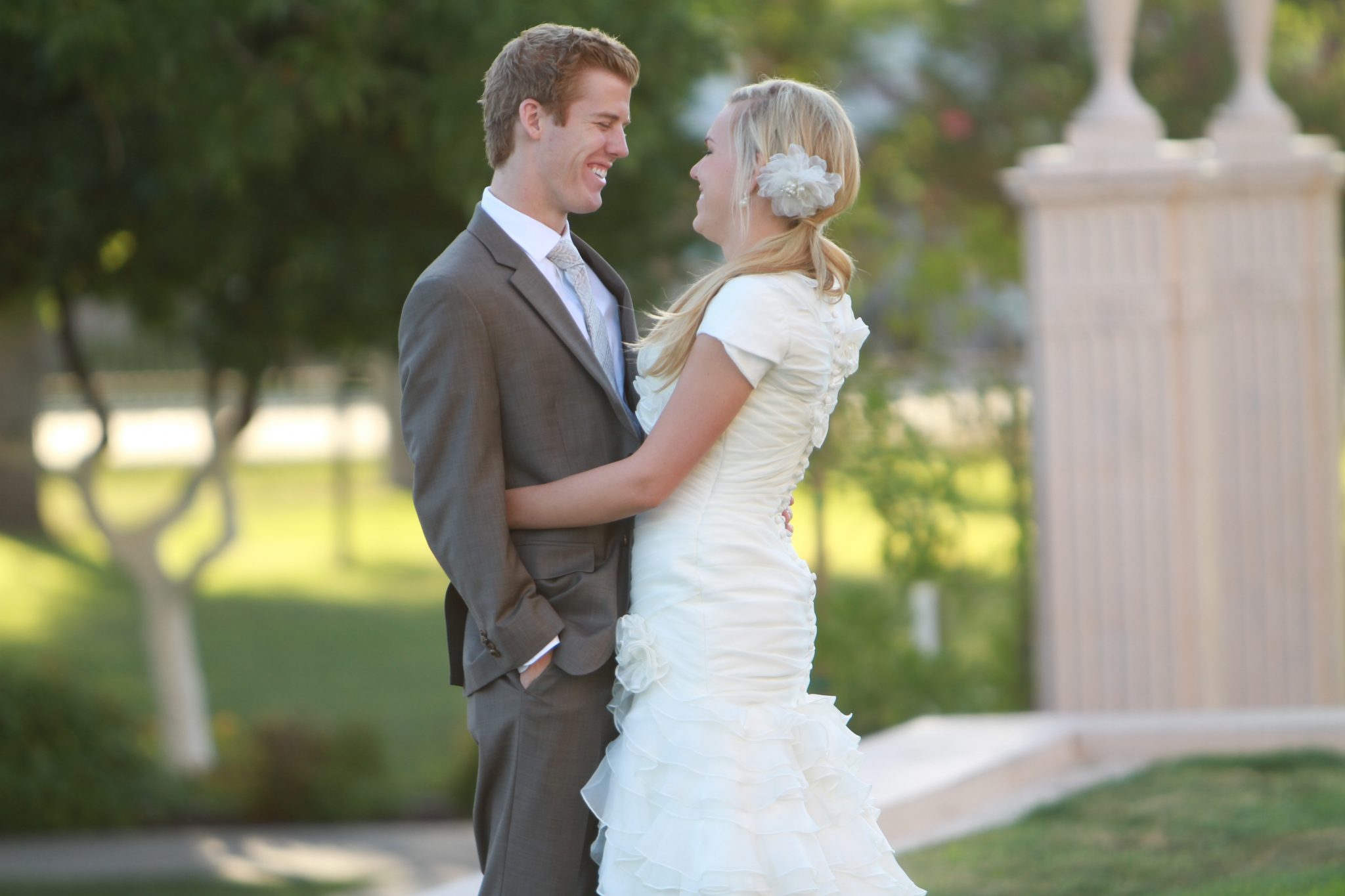 Bride and Groom at the Mesa Temple for wedding photos